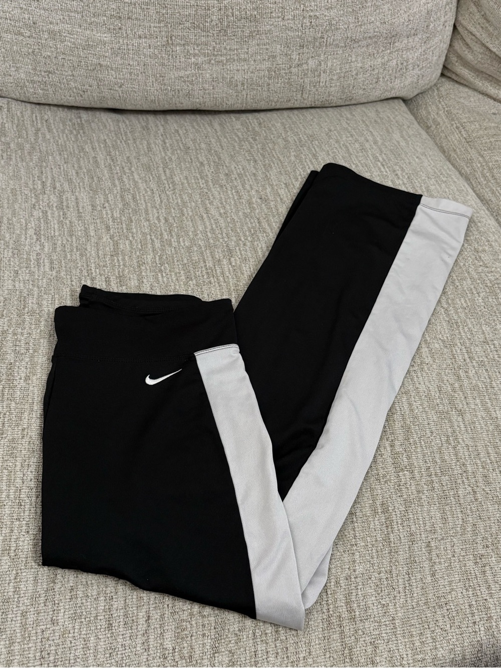 Nike Womans Black and White Athletic Leggings